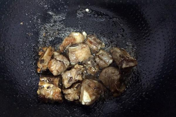 苦瓜焖排骨的做法图解6