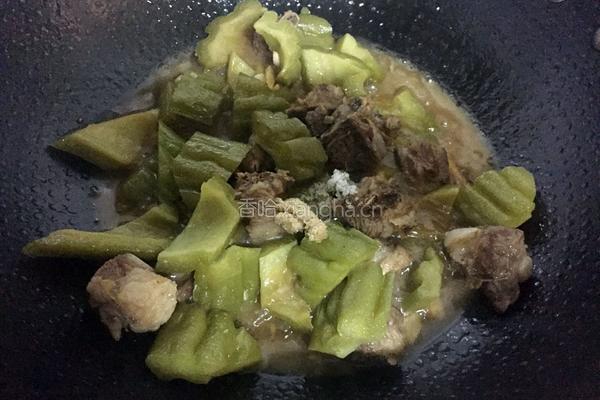 苦瓜焖排骨的做法图解9