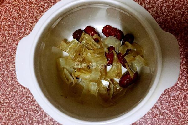红枣牛奶炖花胶的做法图解3