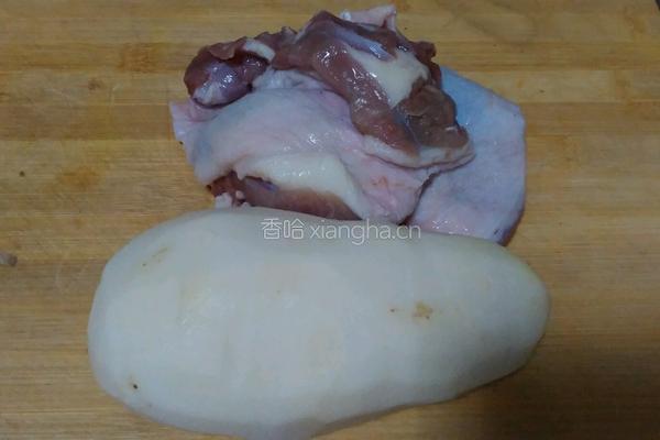 黑椒炒鸭丁的做法图解1