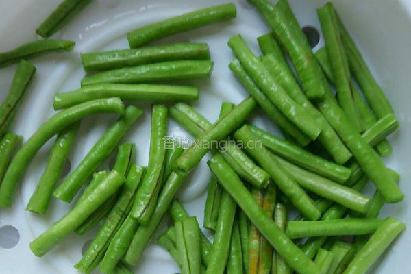 豆角豆腐皮的做法图解2