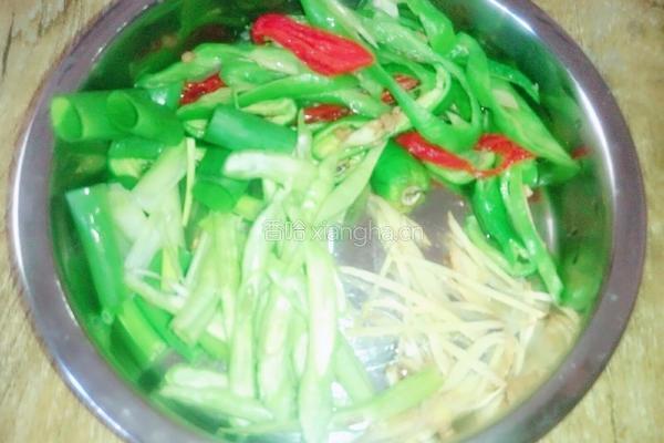 鸡肉炒藕丁的做法图解3