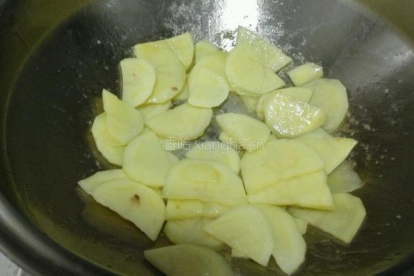 土豆盐煎肉的做法图解5