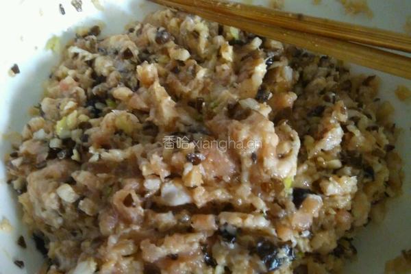 木耳莲藕肉馅花样饺子的做法图解6