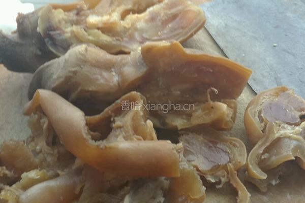 葱烧牛蹄筋的做法图解3
