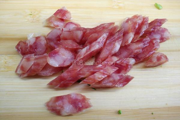 腊肠油菜蒸饭的做法图解1
