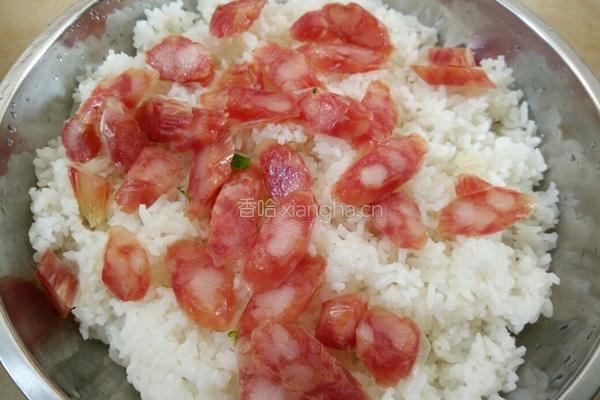 腊肠油菜蒸饭的做法图解3