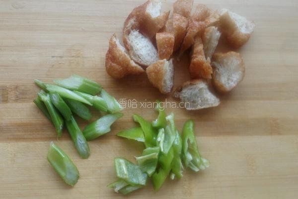 面筋烧肉的做法图解2