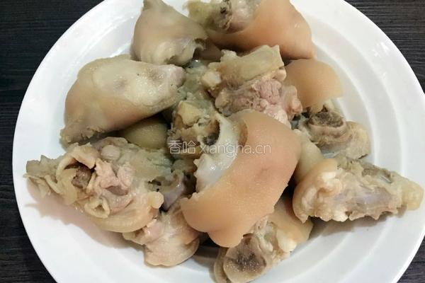 蹄花汤的做法图解2