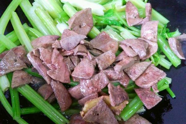 芹菜炒猪肝的做法图解8