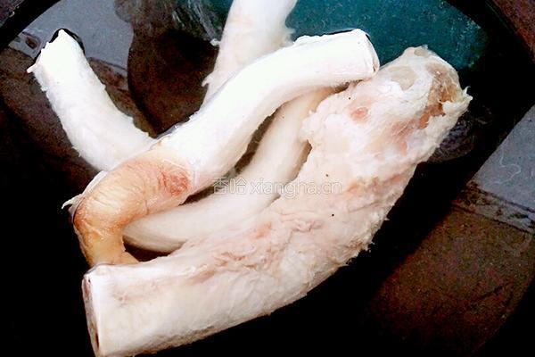 牛鞭壮阳汤的做法图解3