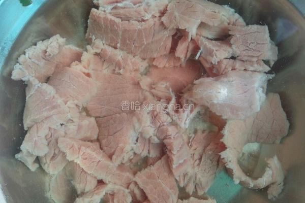 牛肉粉丝汤的做法图解1