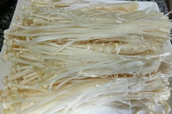 金针菇日本豆腐煲的做法图解1