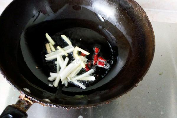 香菇木耳辣炒鸡珍的做法图解5