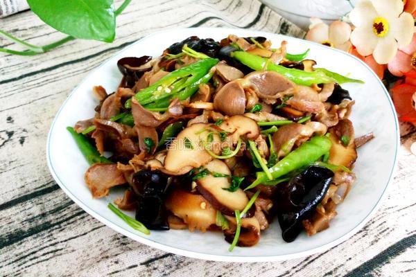 香菇木耳辣炒鸡珍的做法图解10