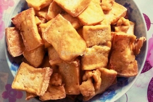 菜椒炒豆腐的做法图解1