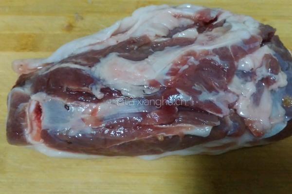 自制烤羊肉串的做法图解1