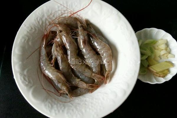豆腐虾仁的做法图解1