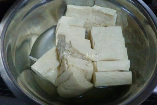 韩式海带豆腐汤的做法图解2