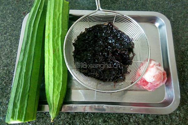 紫菜丝瓜汤的做法图解1