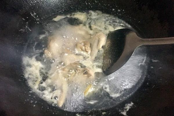 竹荪鸡肉汤的做法图解2