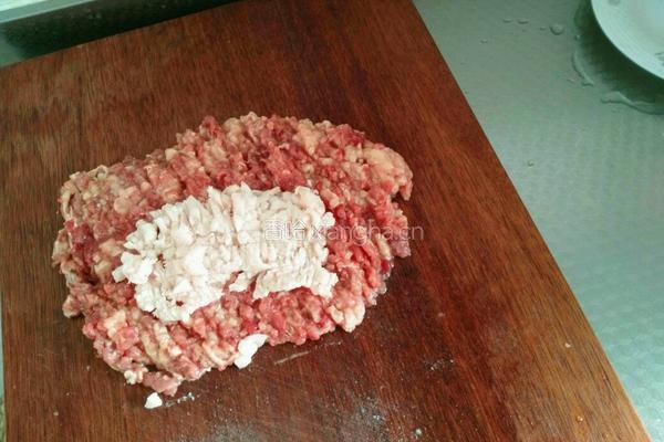 驴肉蒸饺的做法图解3