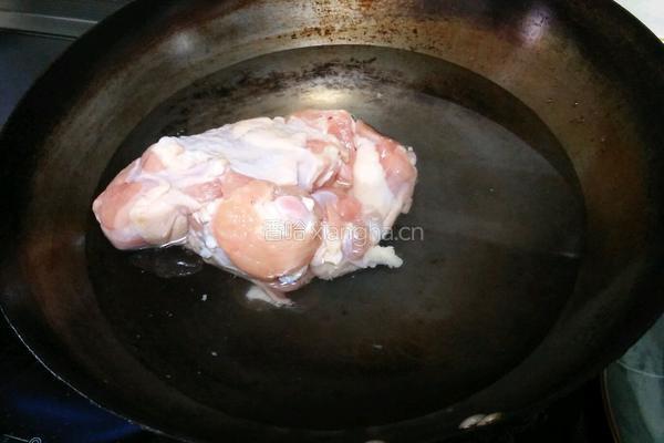 鸡肉炖粉条的做法图解2