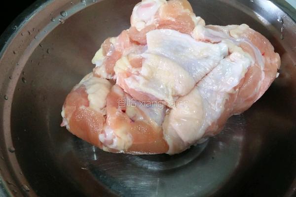 鸡肉炖粉条的做法图解1