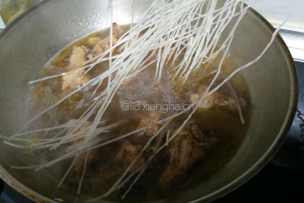 鸡肉炖粉条的做法图解11