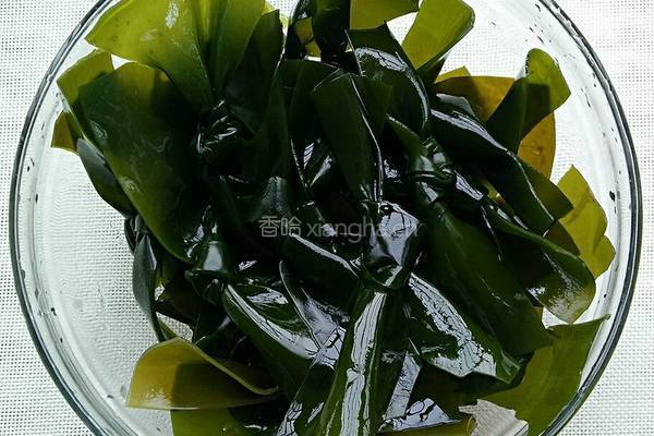 海带炖黄豆的做法图解1