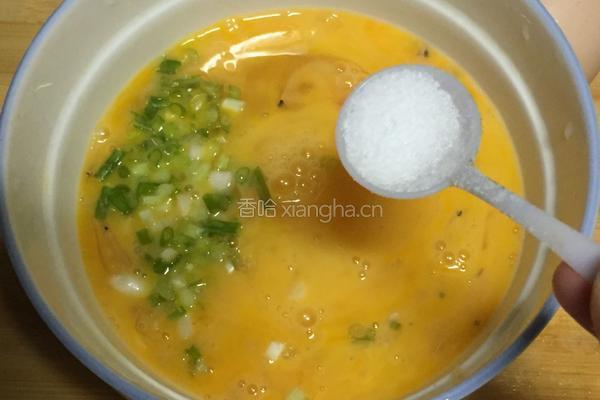 银鱼小煎饼的做法图解4