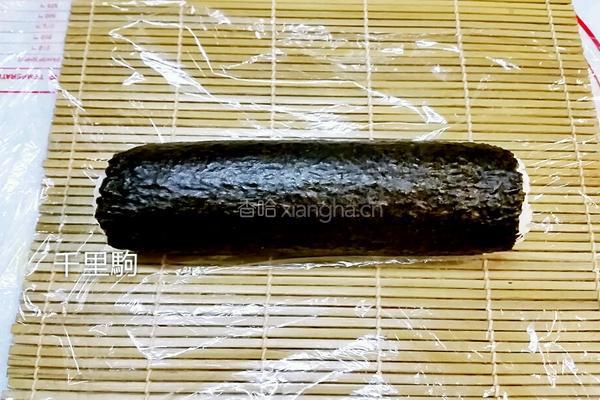 香蕉寿司的做法图解5