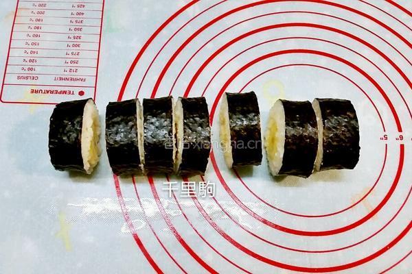 香蕉寿司的做法图解6