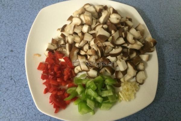 香菇鸡丁的做法图解3