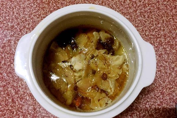 美容汤花胶炖鸡的做法图解7
