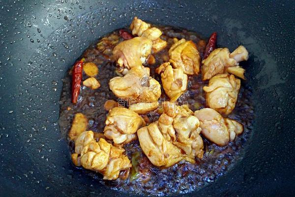 土豆炖鸡块的做法图解4
