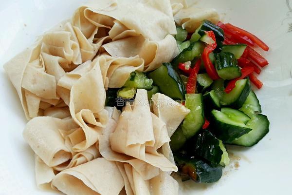 黄瓜拌豆腐皮的做法图解8