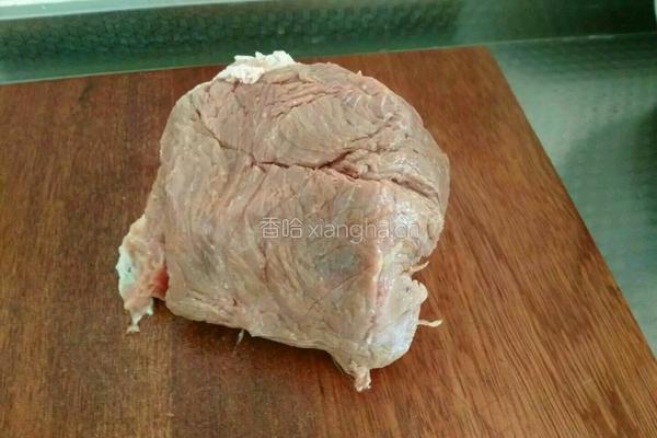 牛肉胡萝卜的做法图解1