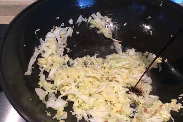 白菜丝热汤面的做法图解4