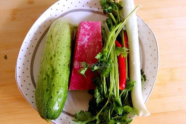 豆皮蔬菜卷的做法图解2