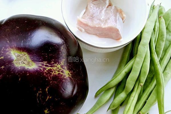 豆角烧茄子的做法图解1