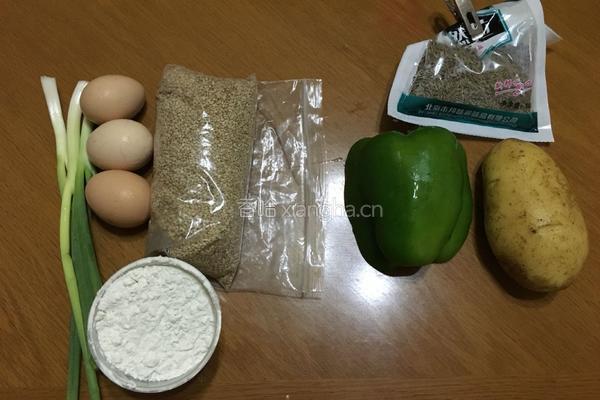 香葱蛋饼卷孜然土豆丝的做法图解1