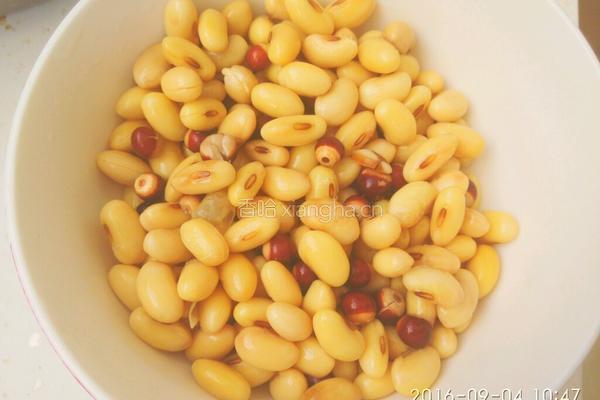 黄豆肉皮冻的做法图解2