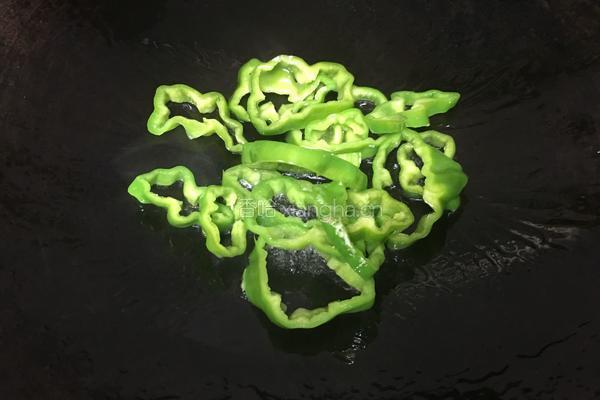 青椒煎蛋的做法图解5