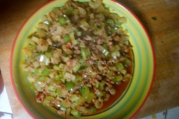 炒芹炒肉渣的做法图解4