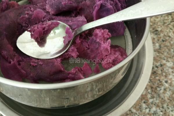 紫薯莲蓉月饼的做法图解3