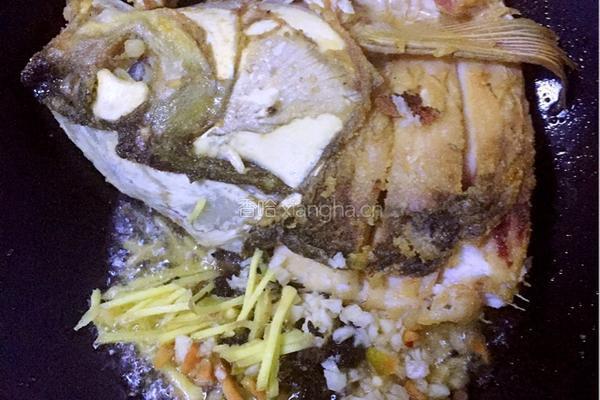 鱼头炖豆腐的做法图解4
