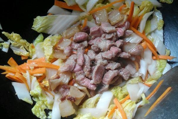 大白菜炒肉的做法图解7