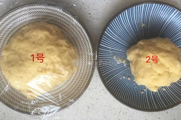 肉松豆沙蛋黄酥的做法图解5
