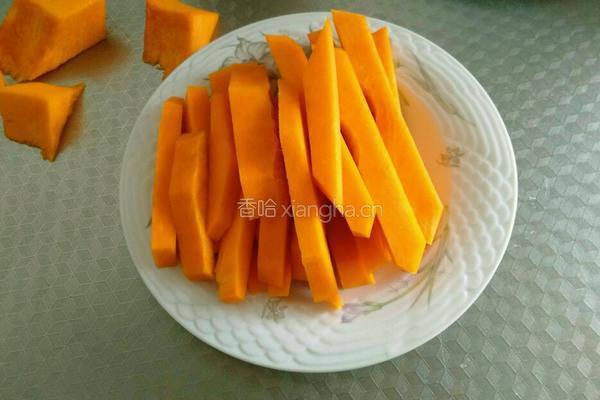 咸蛋黄南瓜的做法图解1